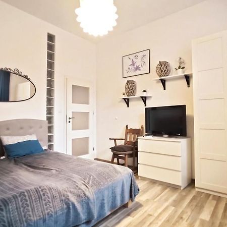 Tenczynska 4 B Starowka Aparts By Homeprime Krakow Luaran gambar