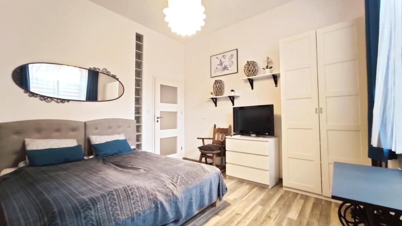 Tenczynska 4 B Starowka Aparts By Homeprime Krakow Luaran gambar